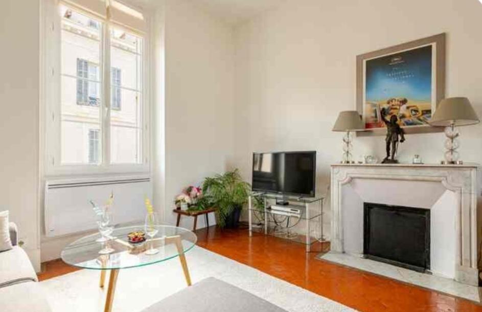 Apartment Luminous 92m2 8mn Palais