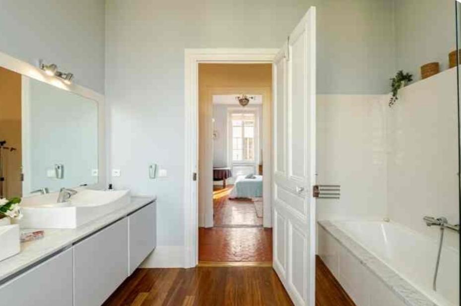Luminous 92m2 8mn Palais Appartement